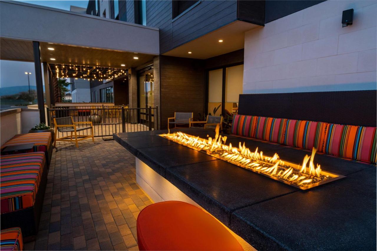 Home2 Suites Corona, Ca Zewnętrze zdjęcie